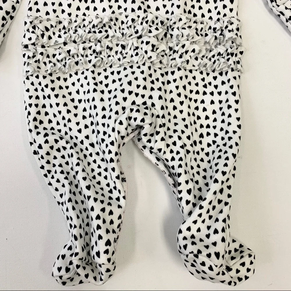 NWT carter’s Long Sleeve Footed Heart Bodysuit nb